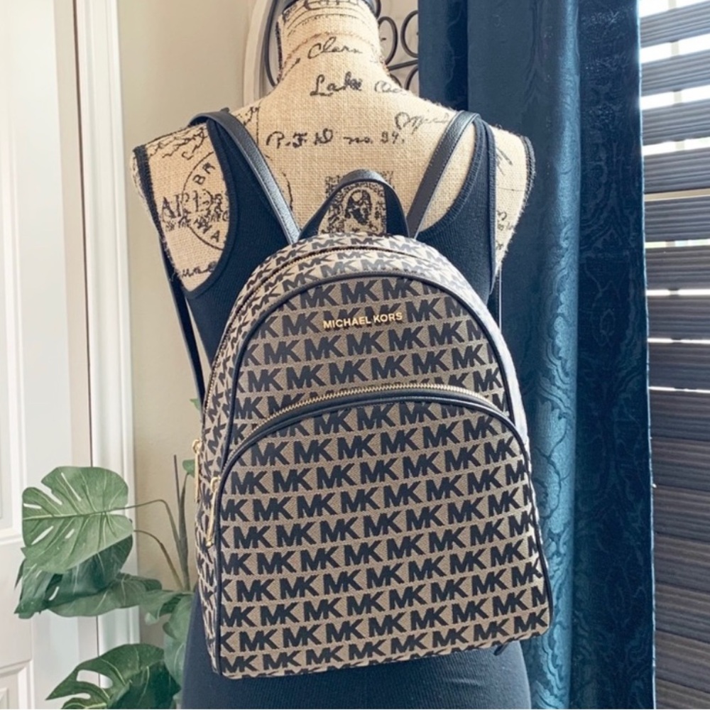 New Michael Kors Jacquard Backpack - Picture 2 of 9
